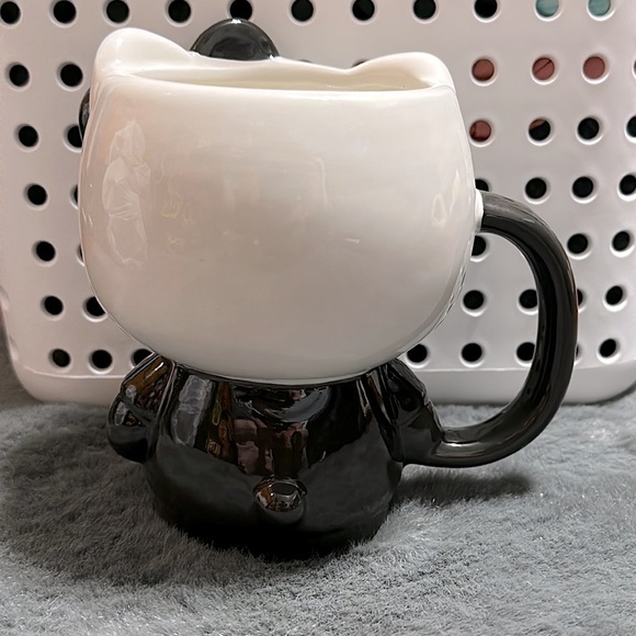 New Hello Kitty Halloween Mug - Picture 3 of 4